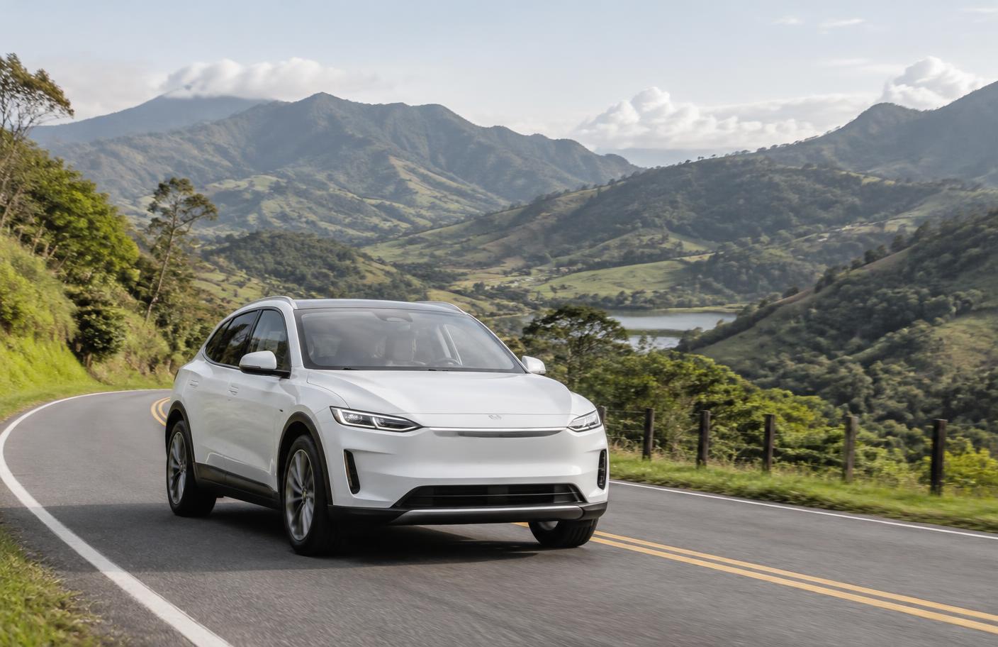 Vehículo eléctrico en carretera